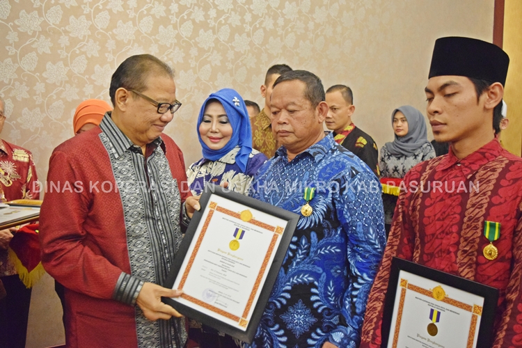 Penghargaan Bakti Koperasi 2018 Kepada KUD Dadi Jaya Purwodadi Kabupaten Pasuruan